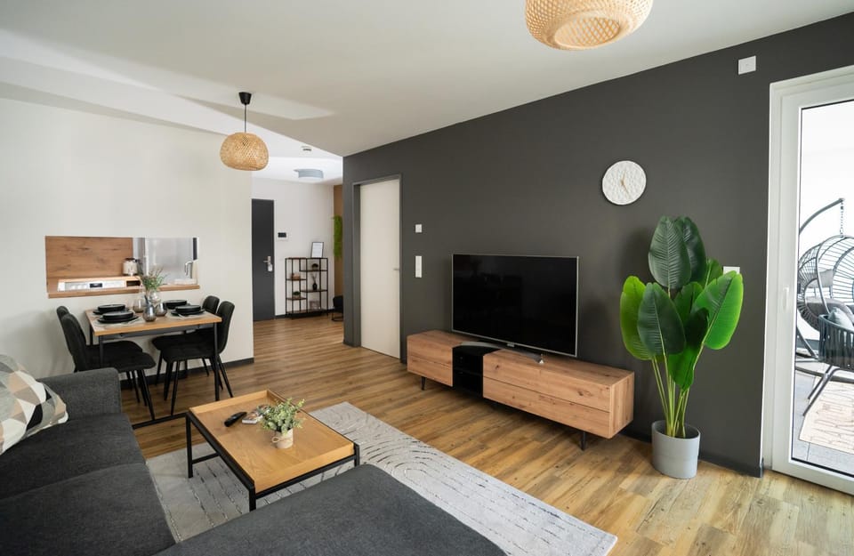 TV and multimedia, Kitchen or kitchenette, Living room, Seating area, Dining area, Evening entertainment