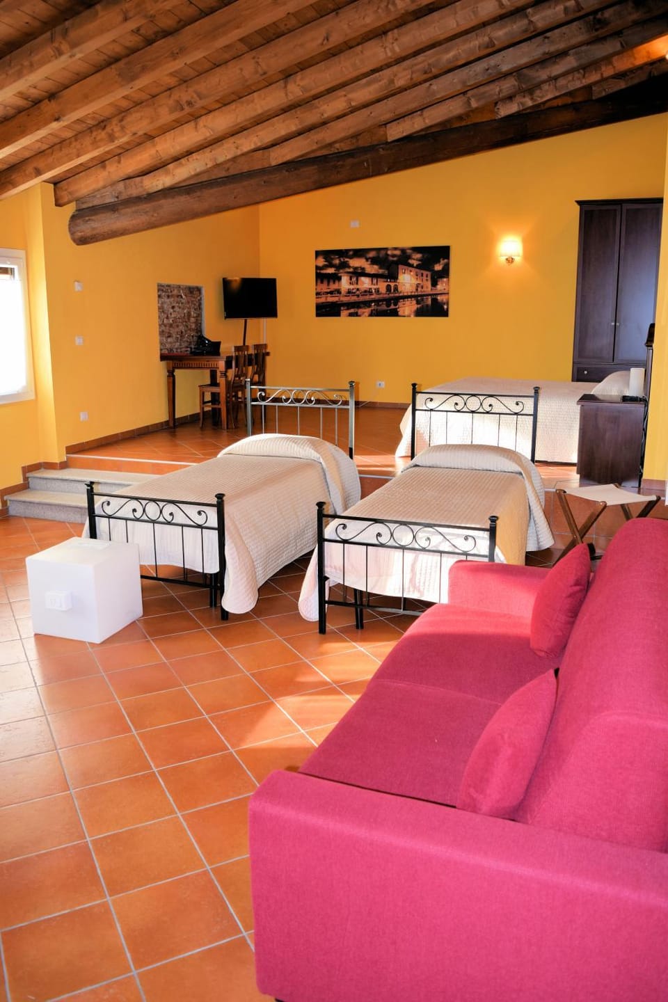 Photo of the whole room