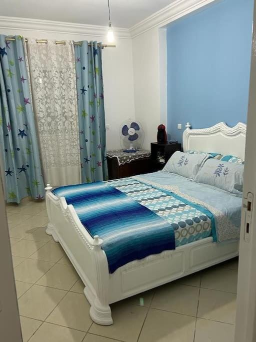 beau appartement au coeur de saidia avec piscine Apartment in Morocco