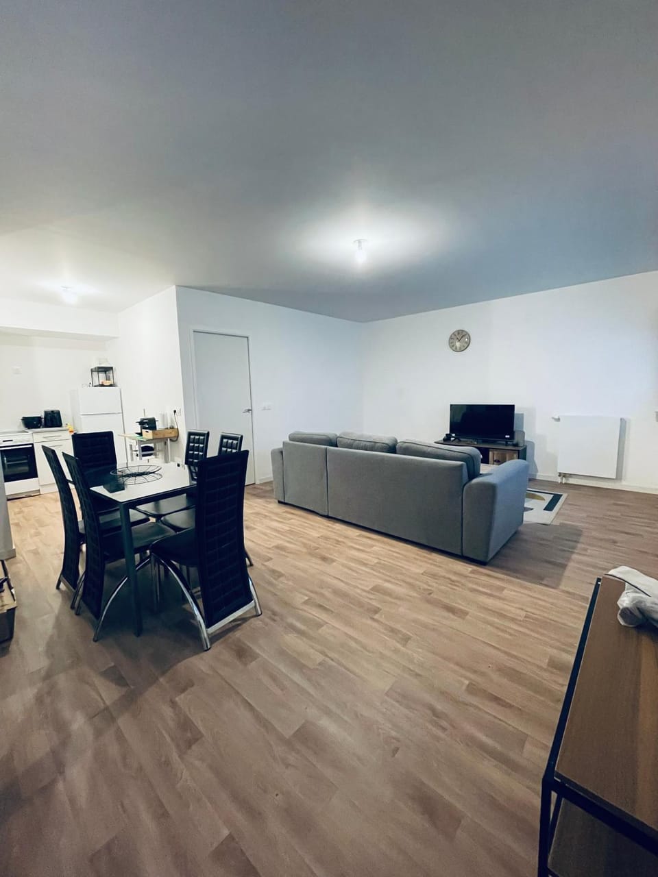 Living room, Photo of the whole room, Dining area