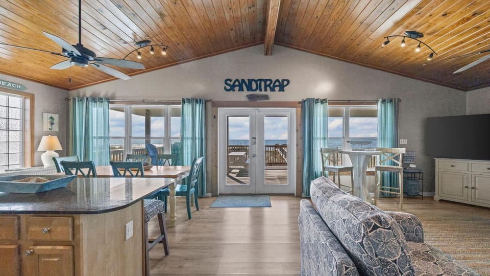 Sand Trap House in West Beach
