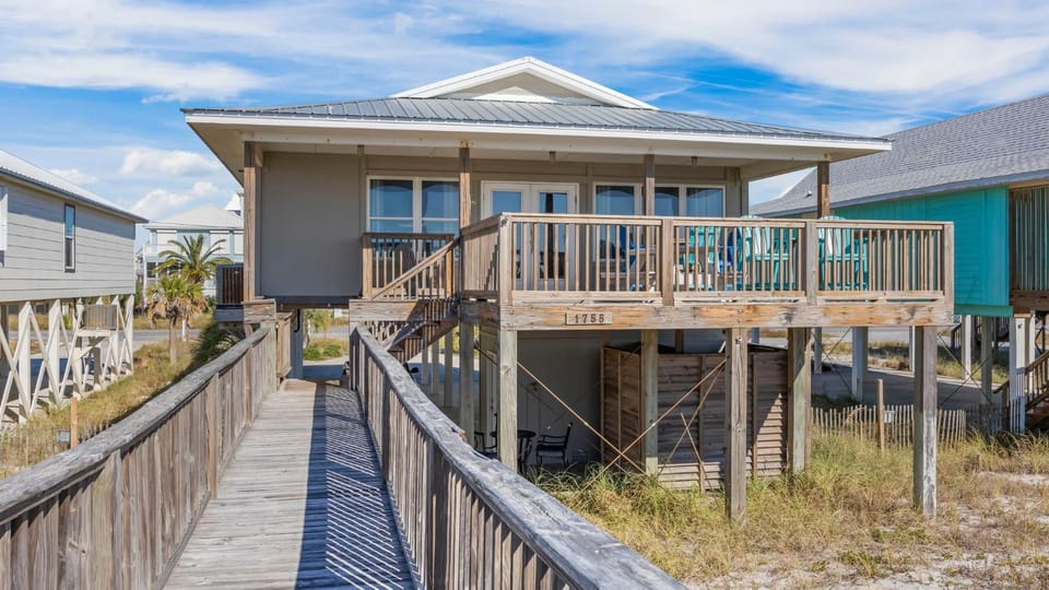 Sand Trap House in West Beach