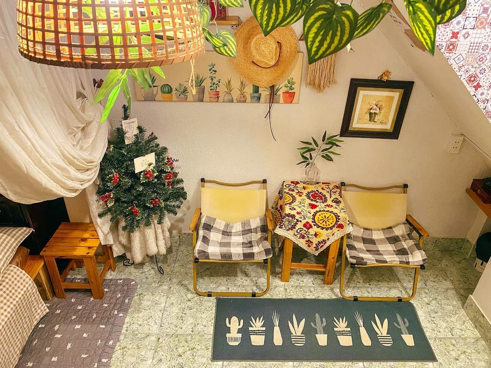 TV and multimedia, Decorative detail, Seating area, Dining area
