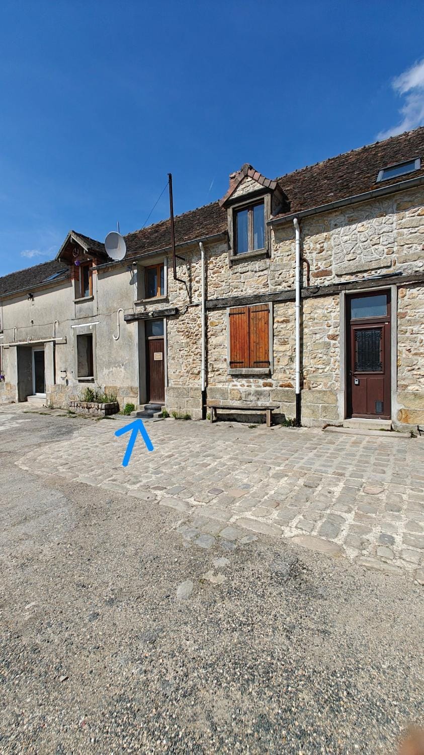 Le Grand Mauperthuis F4 Apartment in Île-de-France