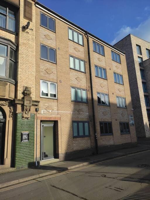 Deluxe 1 Bed Studio 3A near Royal Infirmary and DMU Apartment in Leicester