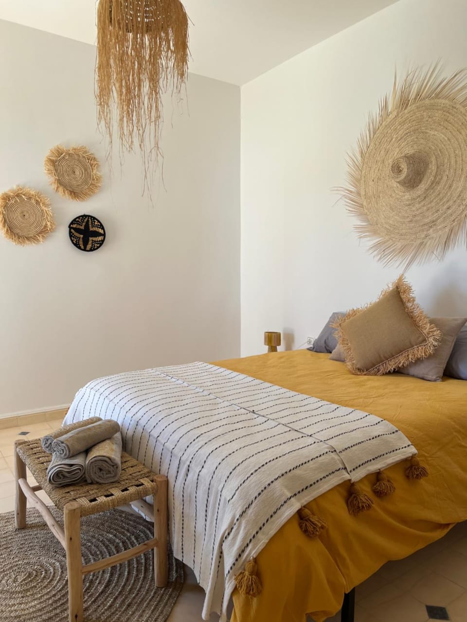 Photo of the whole room, Bedroom