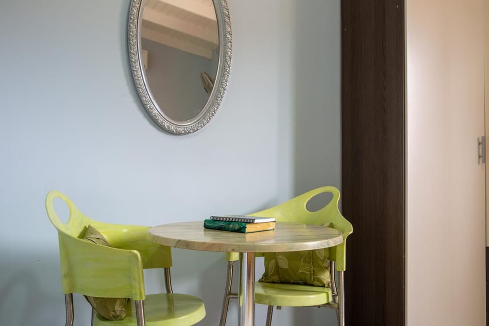 Seating area, Bedroom