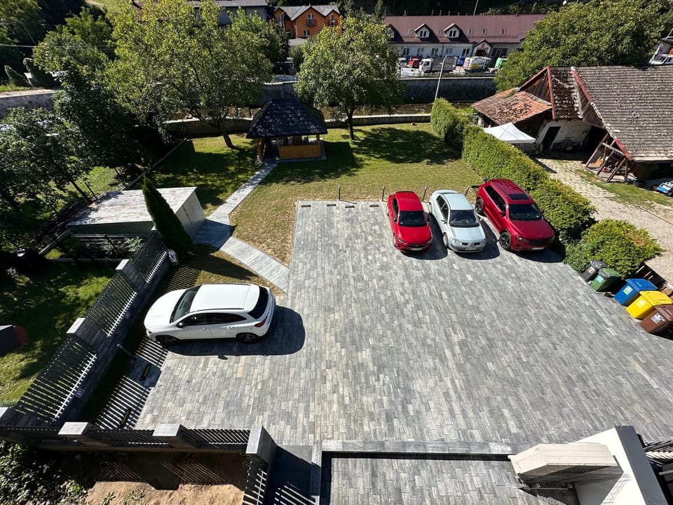 Inner courtyard view, Parking