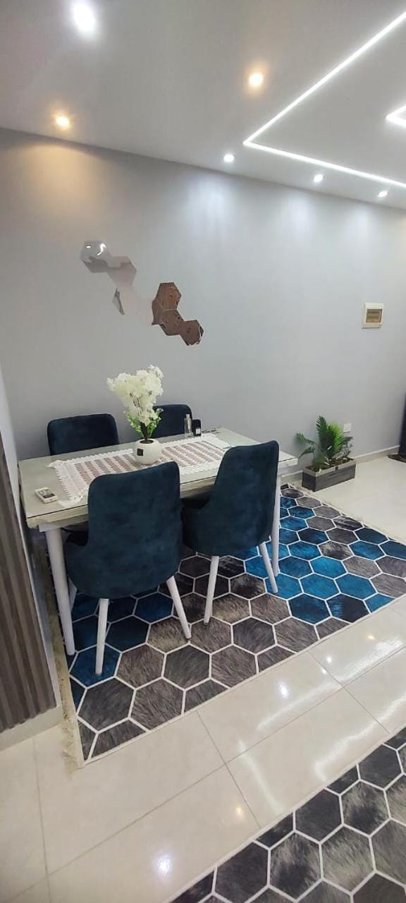 شقه فندقيه مفروشه اول سكن في كمباوند وان قطاميه المعادي دائري المعادي الترا ديلوكس Apartment in Cairo Governorate