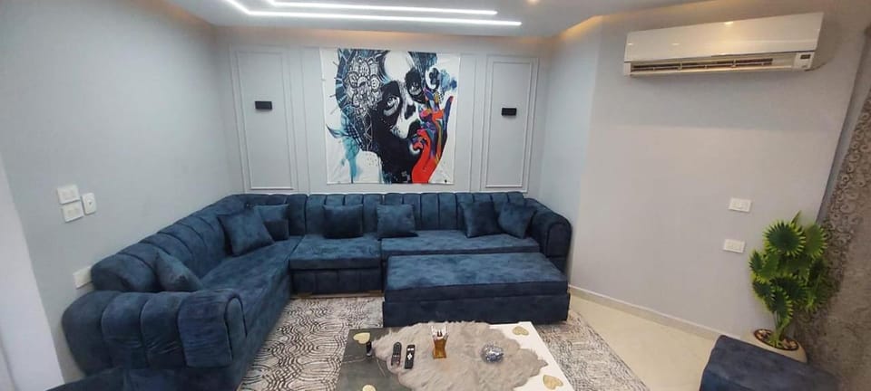 شقه فندقيه مفروشه اول سكن في كمباوند وان قطاميه المعادي دائري المعادي الترا ديلوكس Apartment in Cairo Governorate