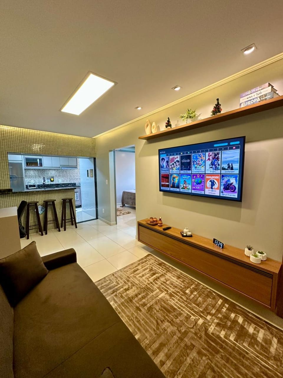 Kitchen or kitchenette, Living room, Seating area