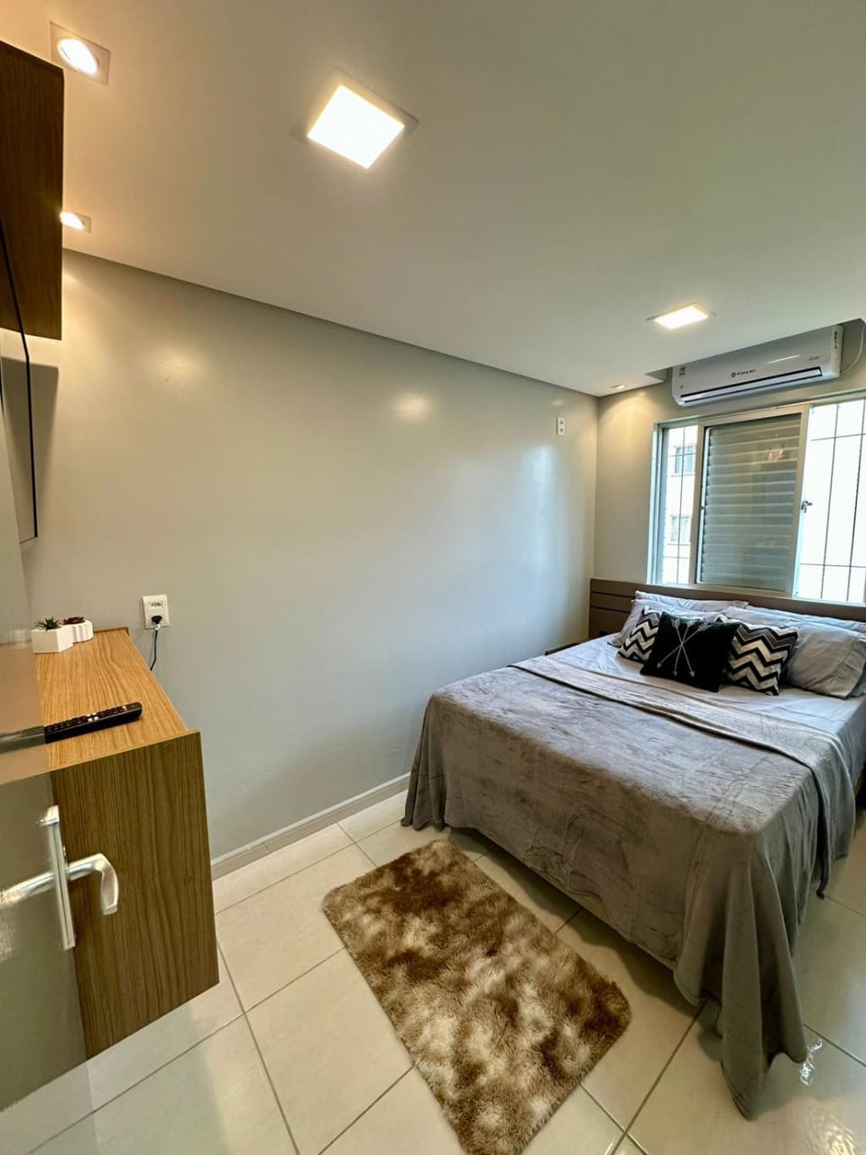 Bed, Photo of the whole room, Bedroom, towels, air conditioner