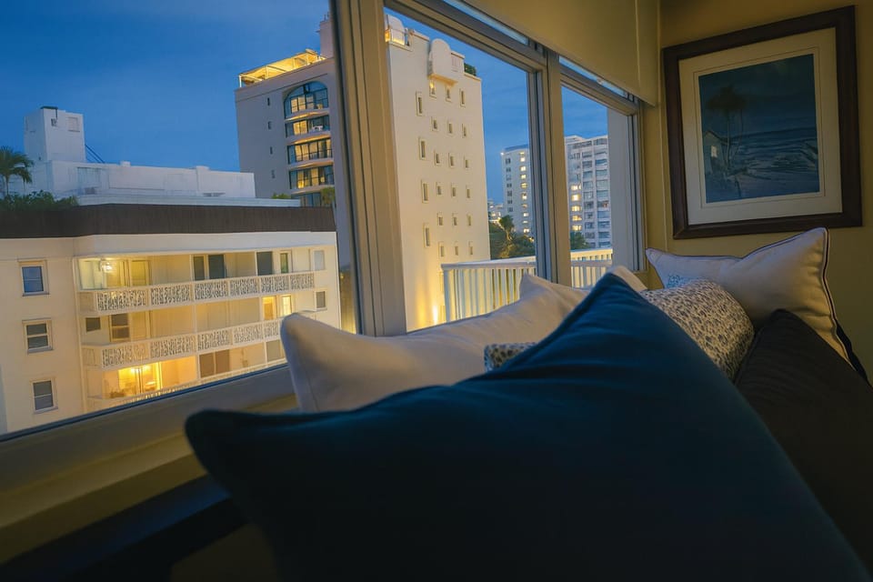 Photo of the whole room, Pool view, Sea view, air conditioner