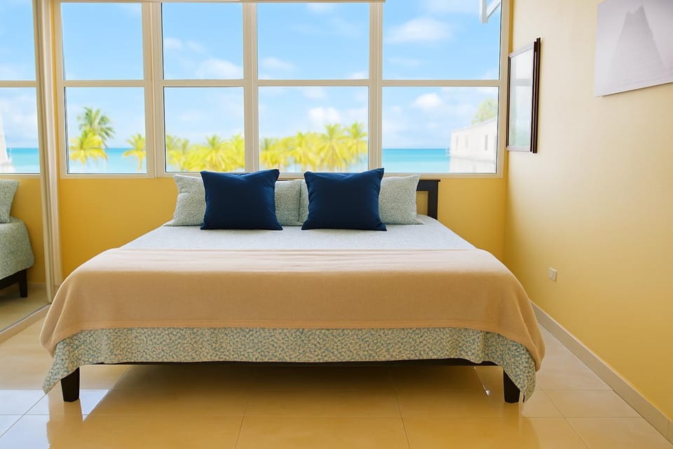 Photo of the whole room, Pool view, Sea view, air conditioner