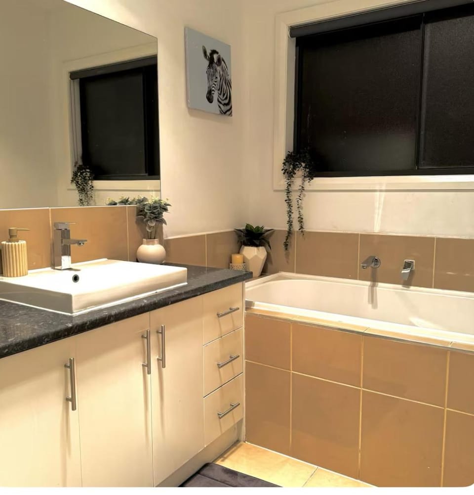 Mahzan Private Room 2 Vacation rental in Truganina
