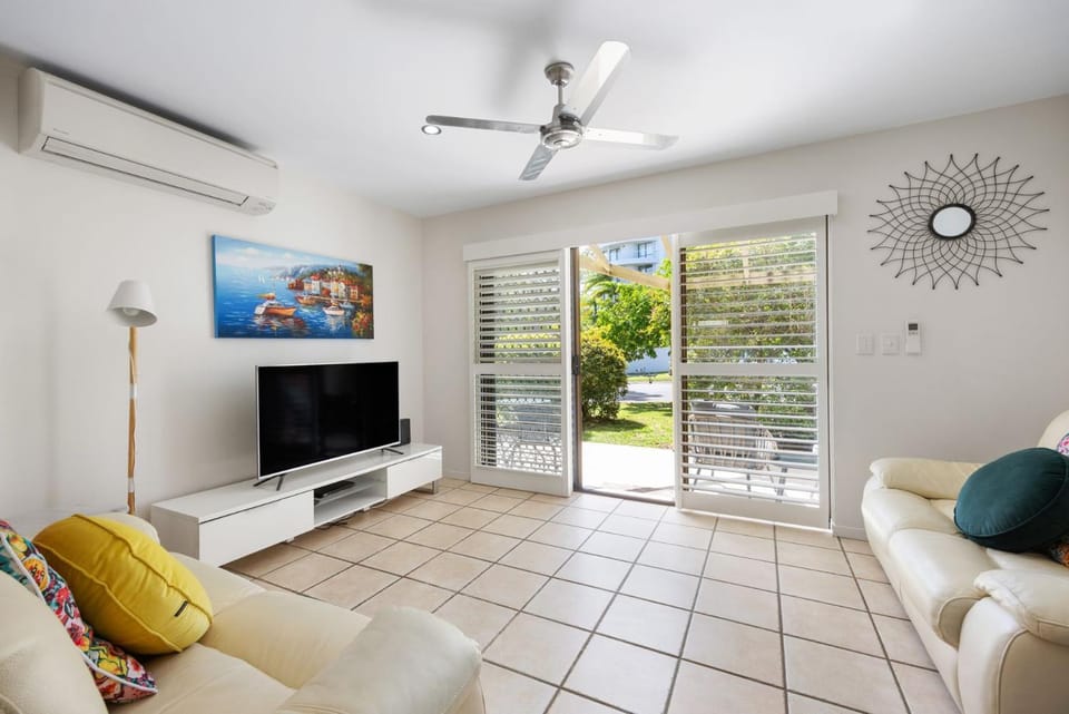 Living room, air conditioner