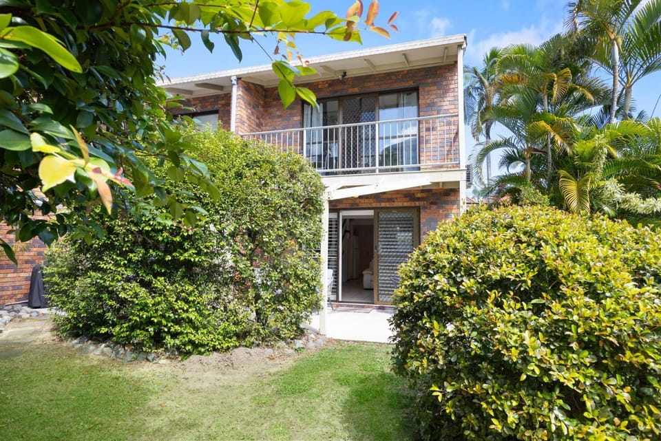 Property building, Balcony/Terrace, Garden view