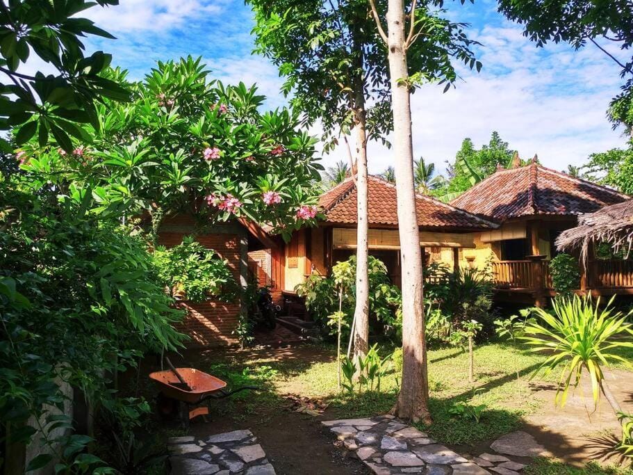Kimbaran Bungalow House in Batu Layar