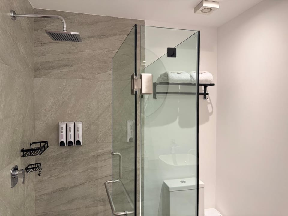 Shower, Bathroom, towels