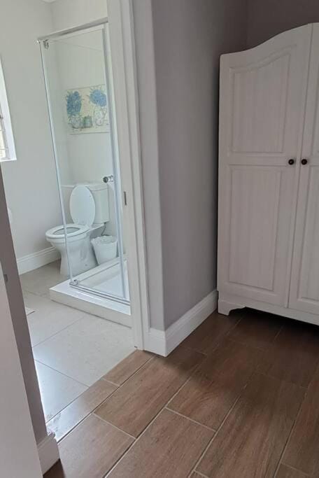 Bathroom, wardrobe