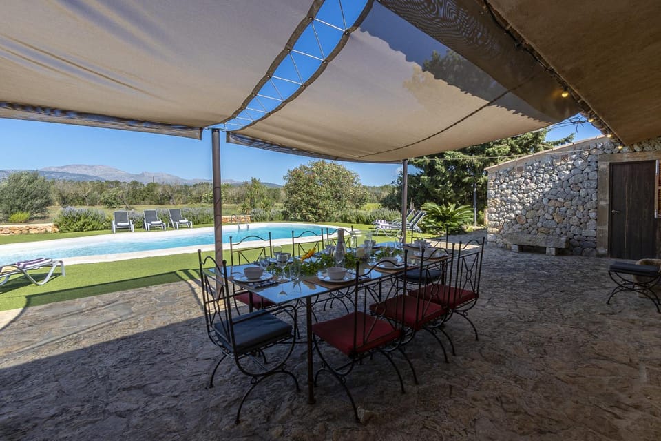 Natural landscape, Balcony/Terrace, Dining area, Mountain view, Pool view, Swimming pool, sunbed