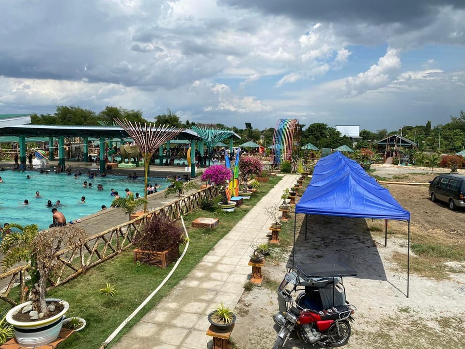 IZZY RIVERFRON RESORt Hotel in Ilocos Region