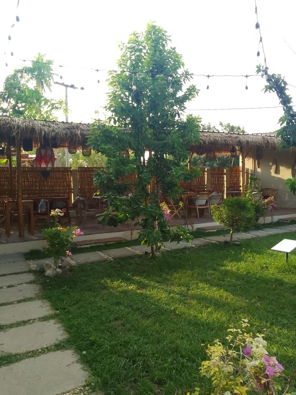 Property building, Spring, Day, Natural landscape, Garden, Garden view
