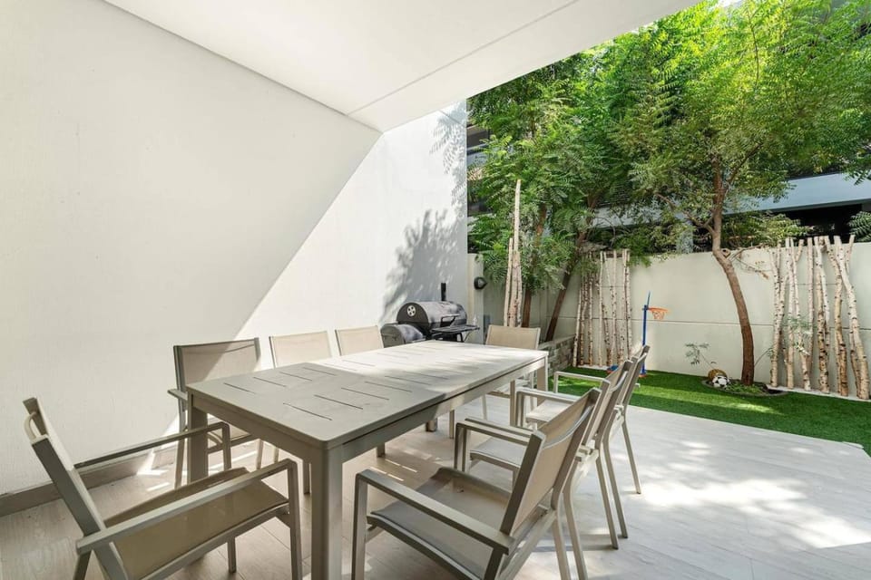 Family Villa in DAMAC Rochester near Malibu Beach House in Dubai