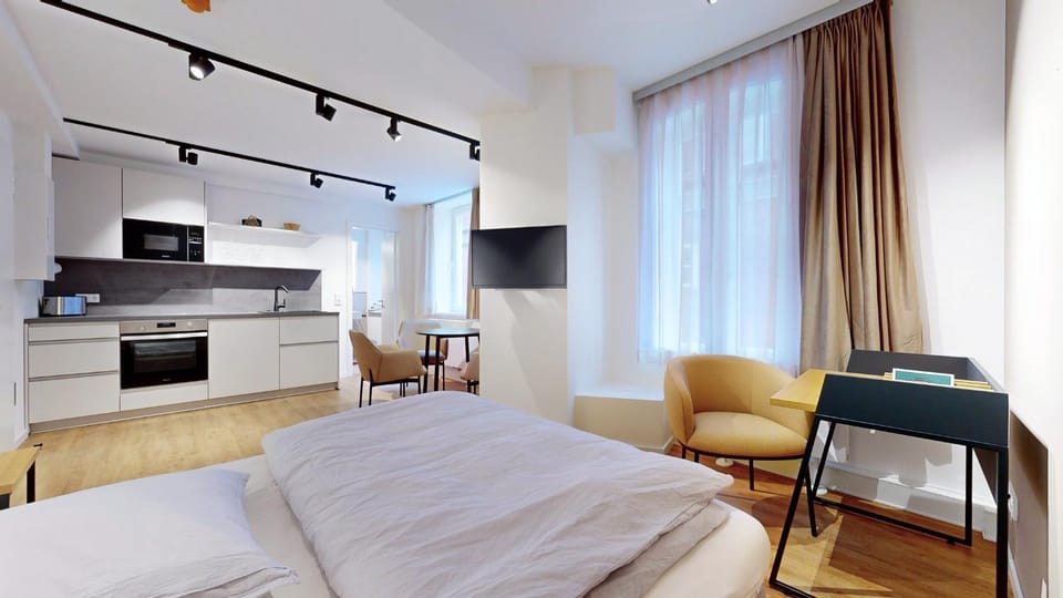 Bed, TV and multimedia, Kitchen or kitchenette, Living room, Photo of the whole room, Seating area, Dining area, Bedroom, City view, dishwasher, microwave, oven