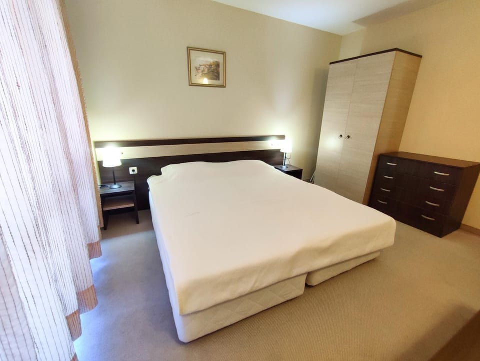 Bed, Bedroom, wardrobe