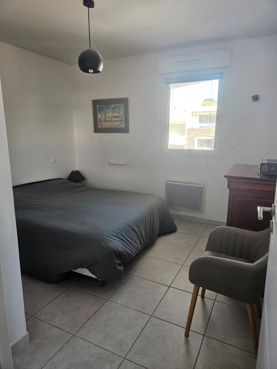 Photo of the whole room, Bedroom