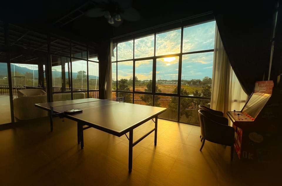 BangTao 6-bedroom villa 18 meters, competition-grade swimming pool, industrial style design aesthetic, gaming and entertainment floor, suitable for family vacations and group gatherings Villa in Choeng Thale