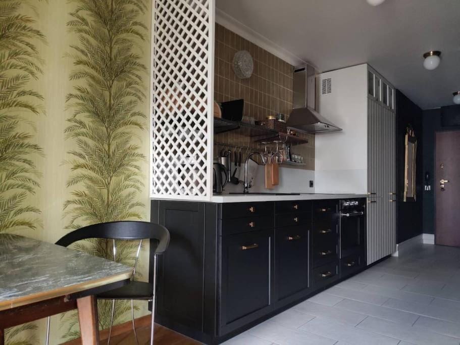 Kitchen or kitchenette, Dining area, oven, pet friendly