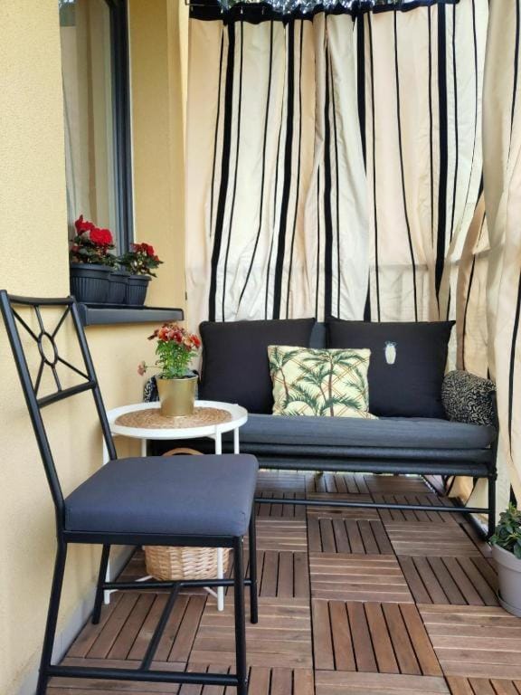 Balcony/Terrace, pet friendly