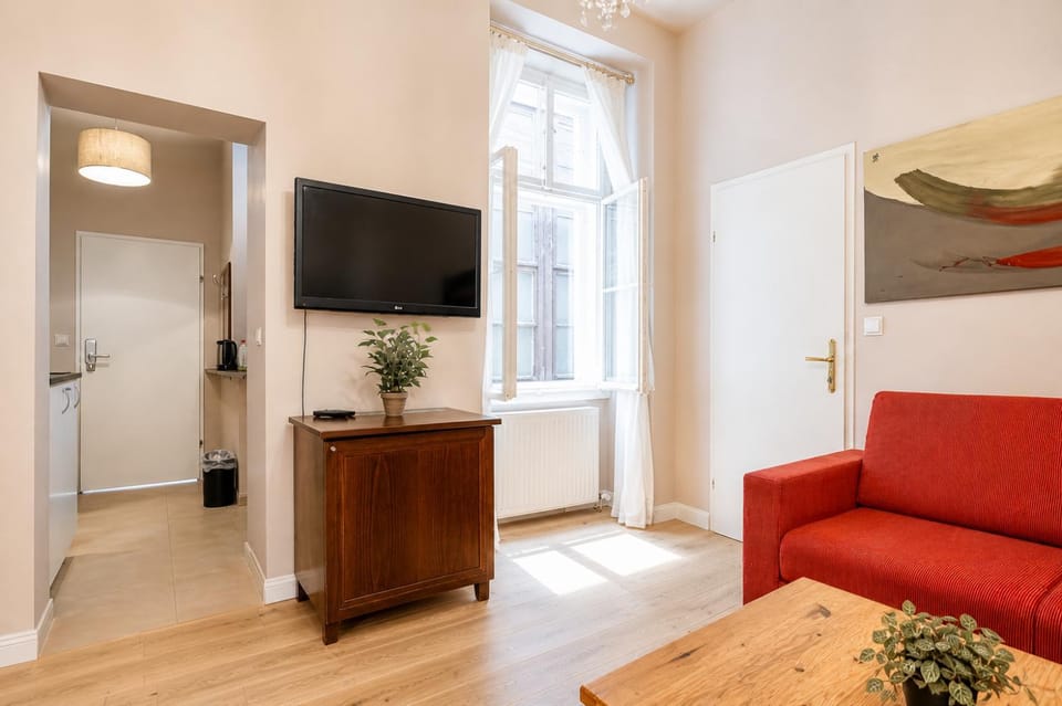 TV and multimedia, Seating area