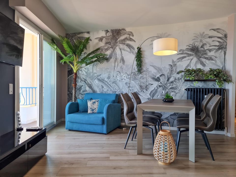 Living room, Dining area, Dinner