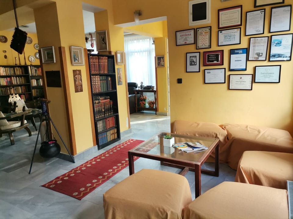 Communal lounge/ TV room