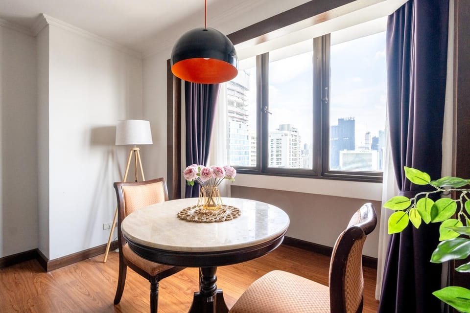 View (from property/room), Living room, Dining area, City view