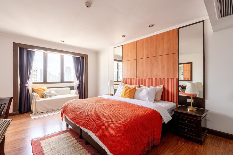 Bed, View (from property/room), Bedroom, City view