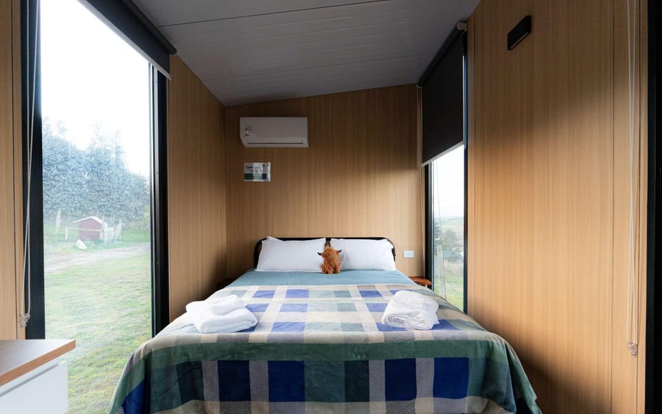 Bruce Farm Alpaca Cabin 1 by Tiny Away Cabin in Otago