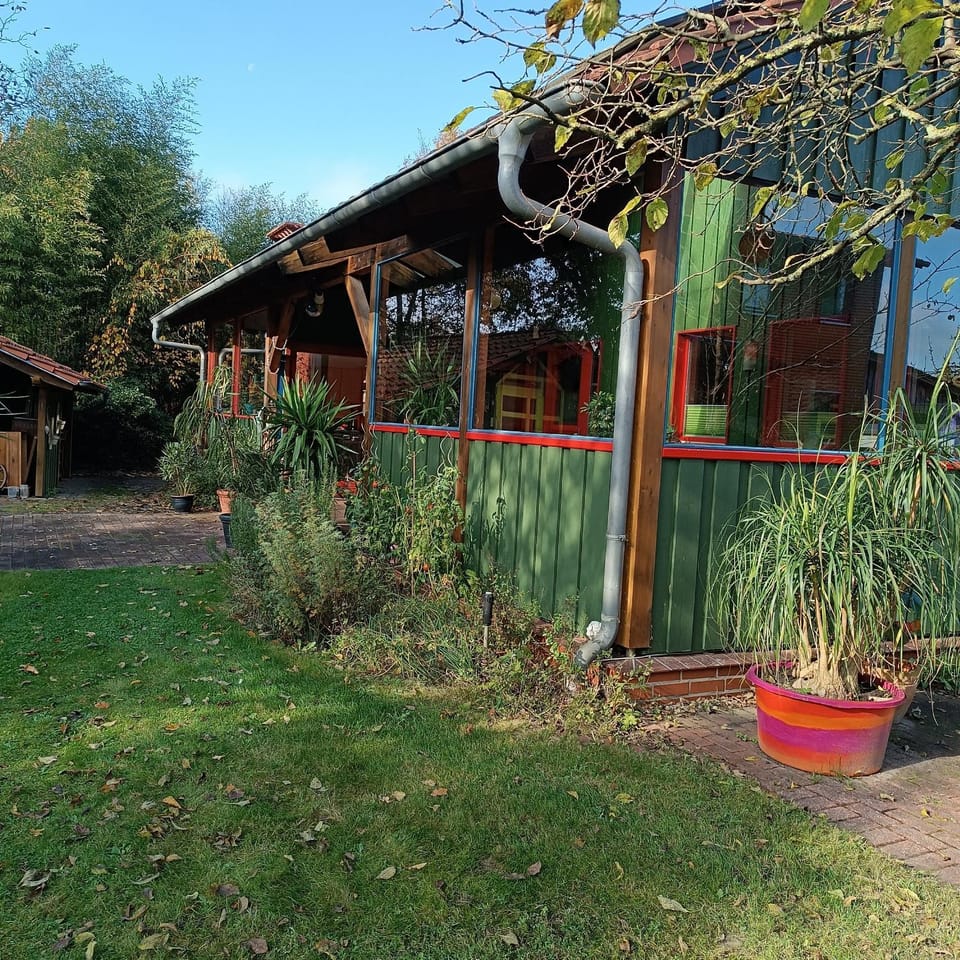 FEWO Villa Farbenfroh Monteurzimmer Garten Wlan 3SZ 120qm Apartment in Lower Saxony, Germany