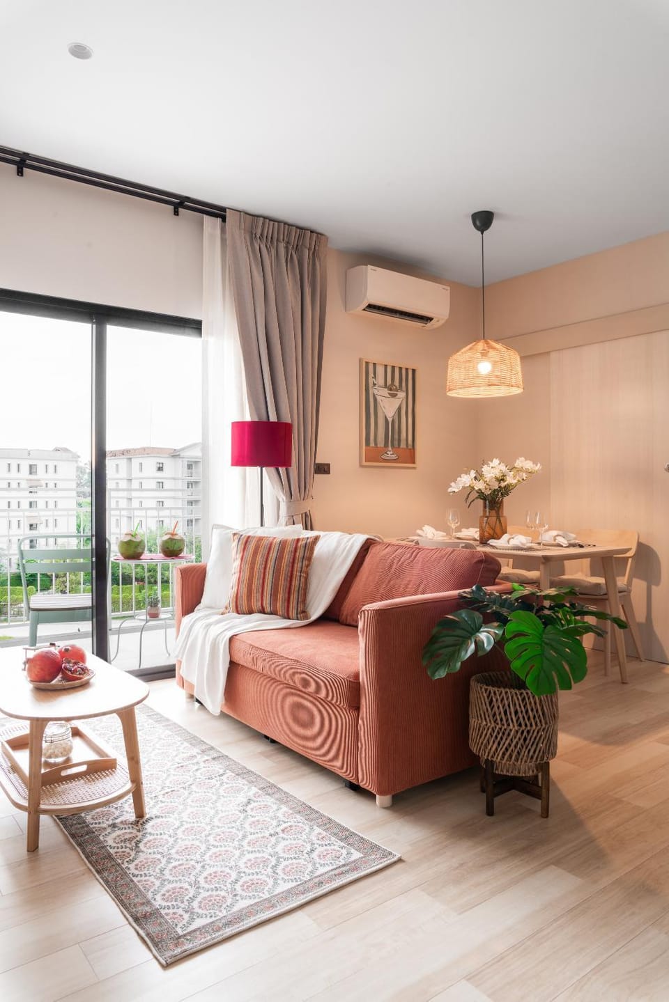 Living room, Photo of the whole room