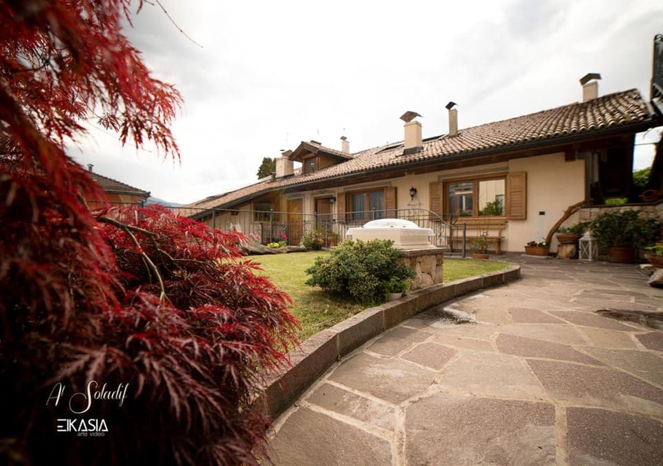 Property building, Day, Garden, Garden view
