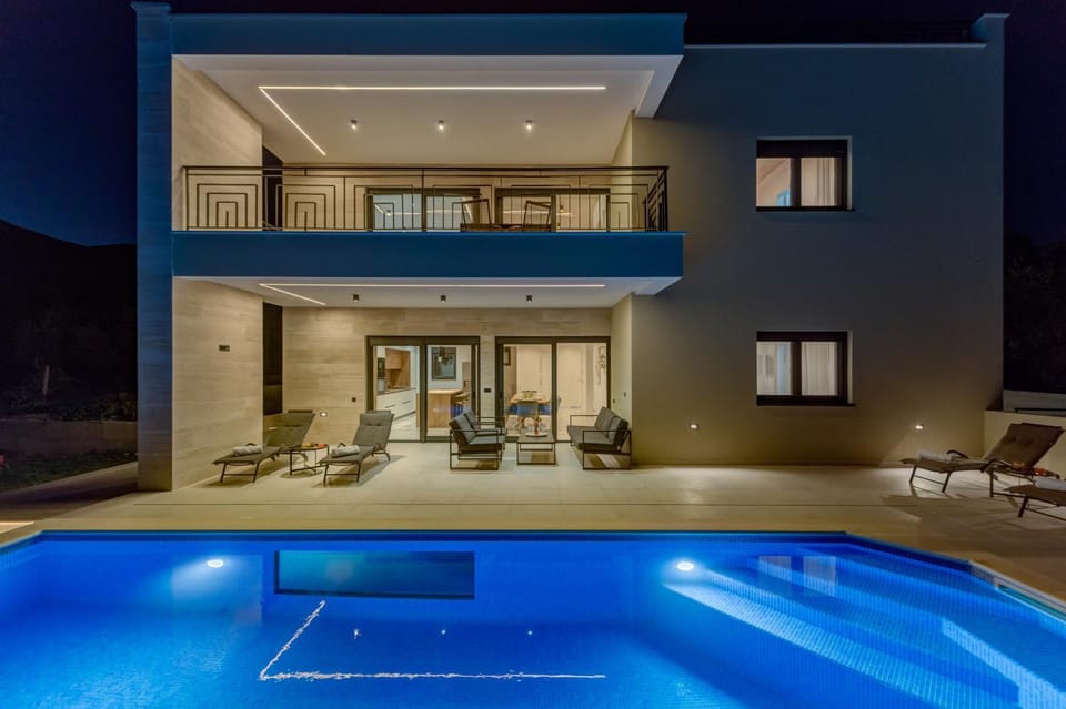 Property building, Night, Swimming pool, sunbed