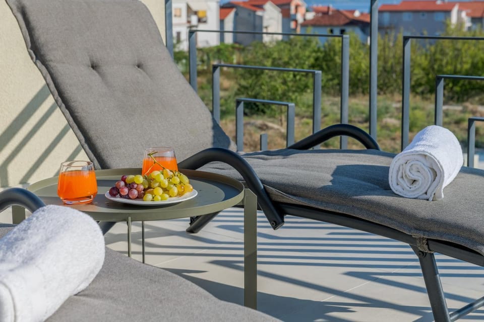 Day, Balcony/Terrace, Seating area
