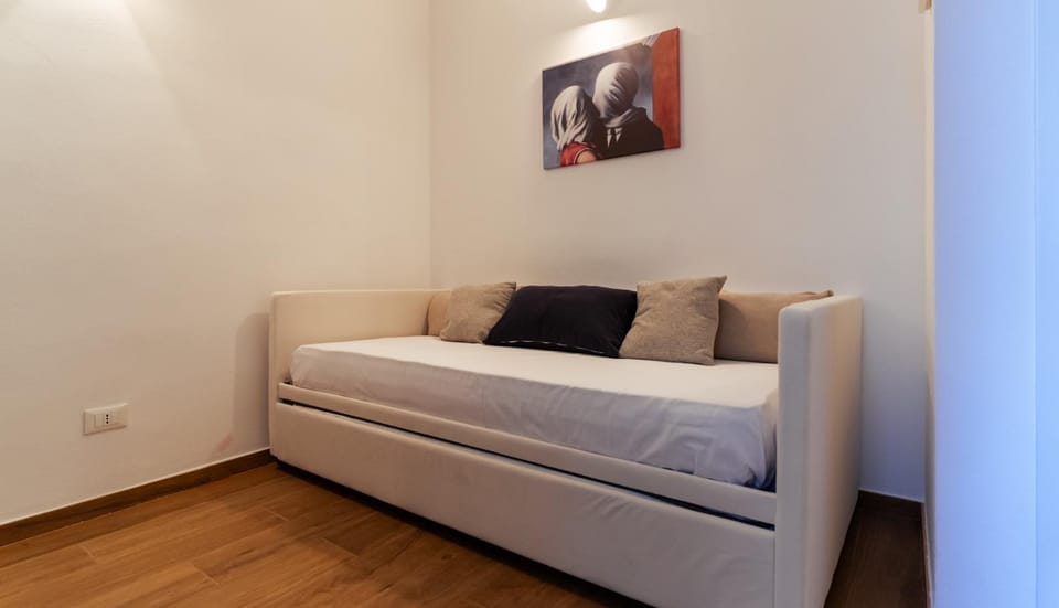 Bed, Living room