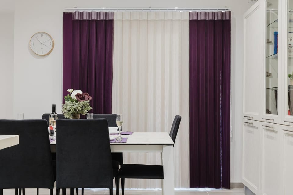 Ta Xbiex 3BED - Prime Location by Homely Apartment in Malta