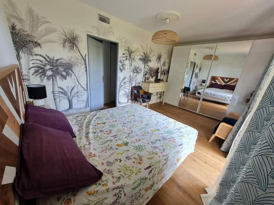 Appartement avec terrasse, piscine et garage à 400m plage Apartment in Antibes