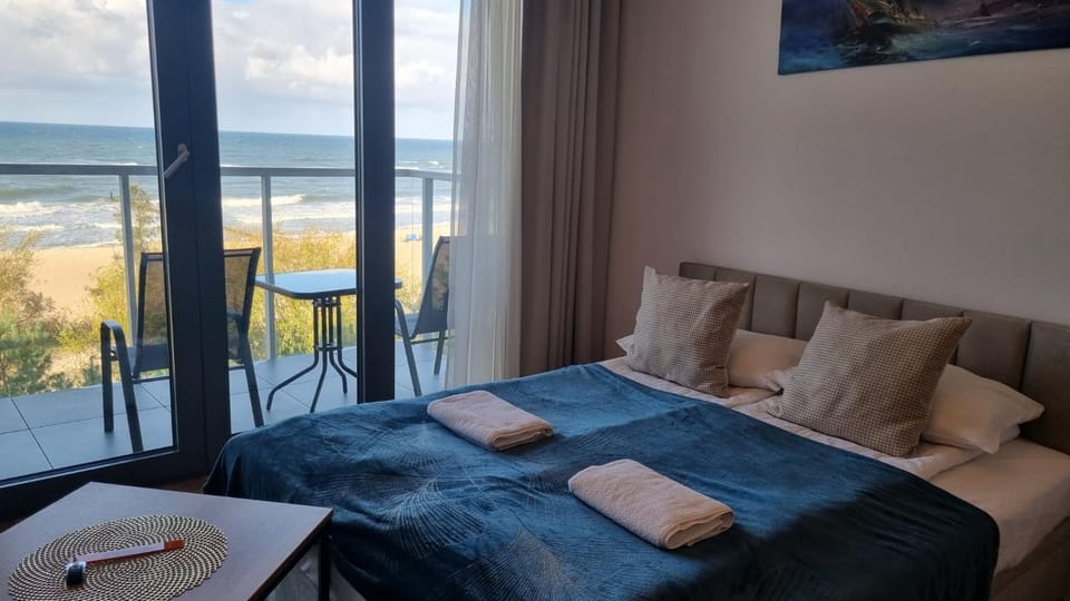 View (from property/room), Balcony/Terrace, Photo of the whole room, Seating area, Bedroom