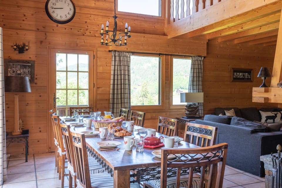 Living room, Dining area